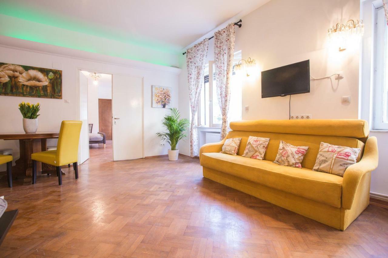 Color Apartments Nicolae Tonitza St Bukares Bagian luar foto