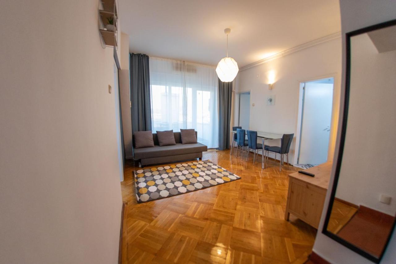 Color Apartments Nicolae Tonitza St Bukares Bagian luar foto